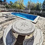 En Casa - Planta Inferior Con Entrada Independiente * Видререс