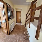 En Casa - Planta Inferior Con Entrada Independiente * Видререс