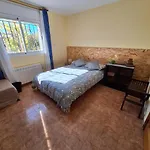 En Casa - Planta Inferior Con Entrada Independiente